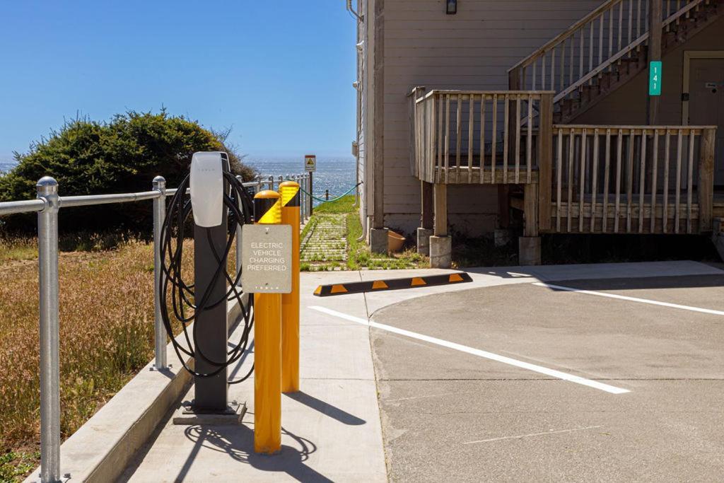 Stunning Oceanview Shelter Cove! By Oceanviewhottubs Oceanfront! Tesla Ev Stationアパートメント エクステリア 写真