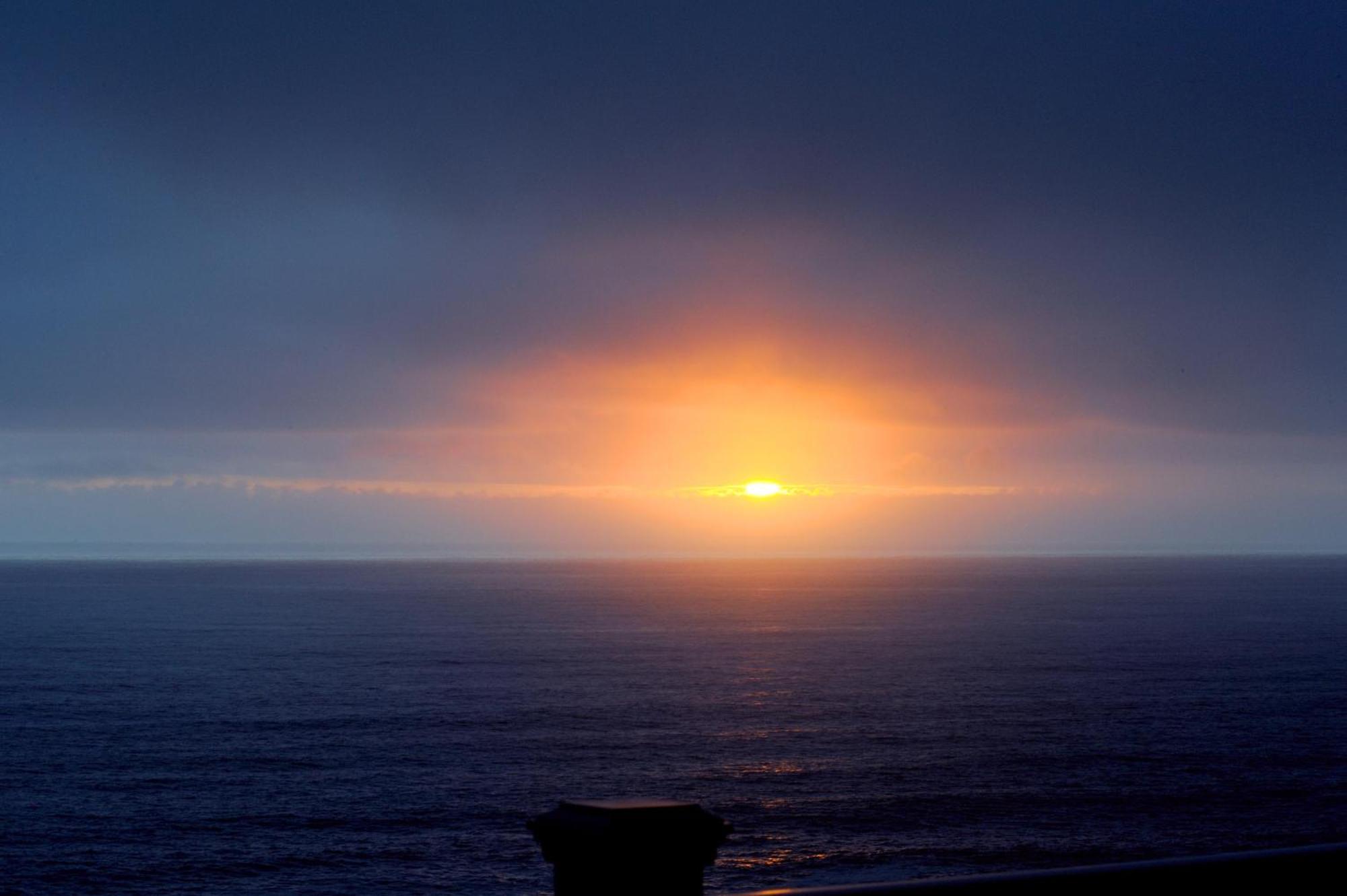 Stunning Oceanview Shelter Cove! By Oceanviewhottubs Oceanfront! Tesla Ev Stationアパートメント エクステリア 写真